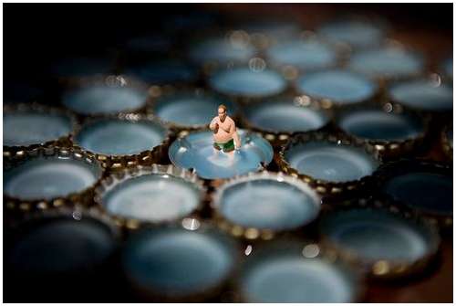 tiny-plastic-people-15 tiny-plastic-people-15